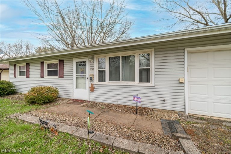 151 Yorkshire Boulevard, Austintown, OH - Photo 3