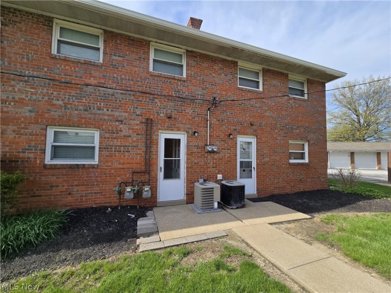 31603 Marginal Road #B, Willowick, OH - Photo 6