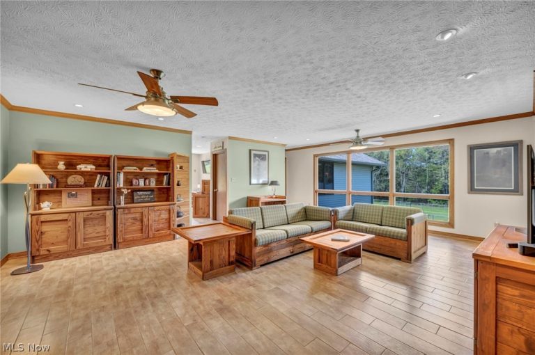 6569 Milhaven Avenue, Canal Fulton, OH - Photo 8