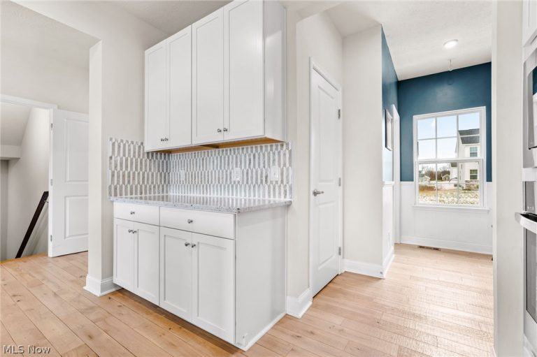 6472 Tollar Court, Medina, OH - Photo 5