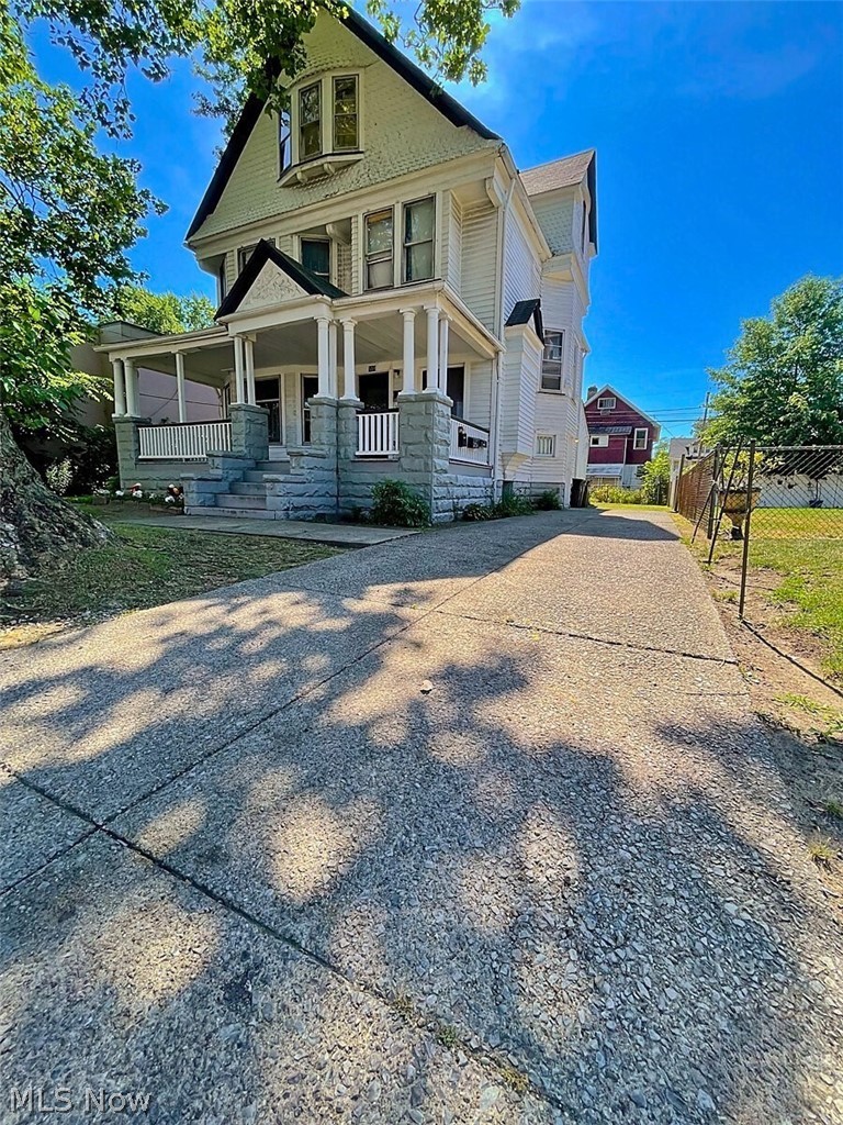554 Eddy Road, Cleveland, OH - Photo 3