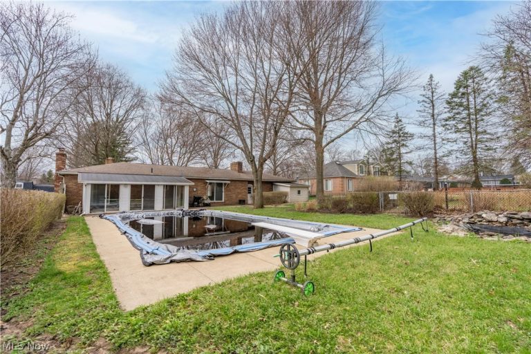 210 Cypress Avenue, Louisville, OH - Photo 2