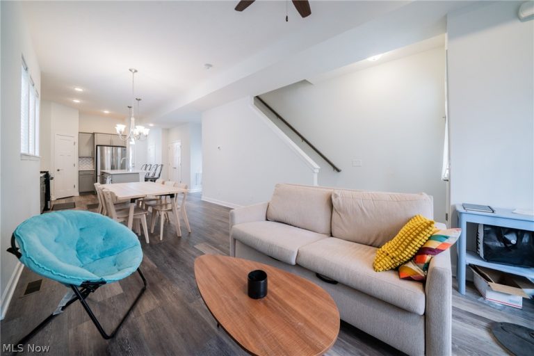 12027 Wade Park Avenue, Cleveland, OH - Photo 8