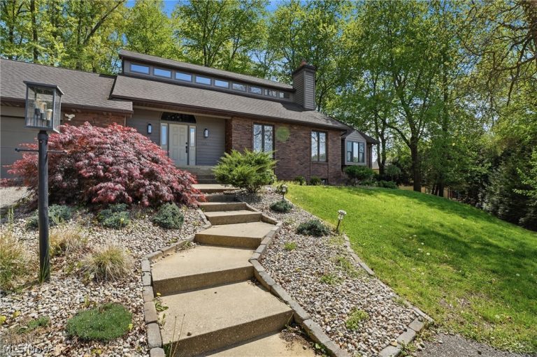 5504 13th Avenue, Vienna, WV - Photo 2