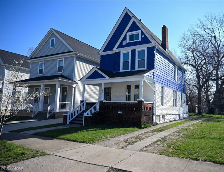 2221 97th Street, Cleveland, OH - Photo 2