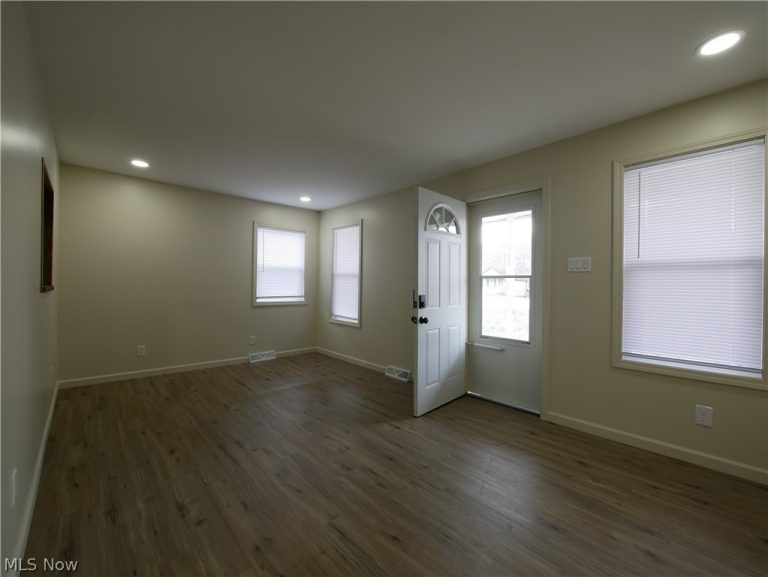 2404 Main Street, Wellsburg, WV - Photo 6