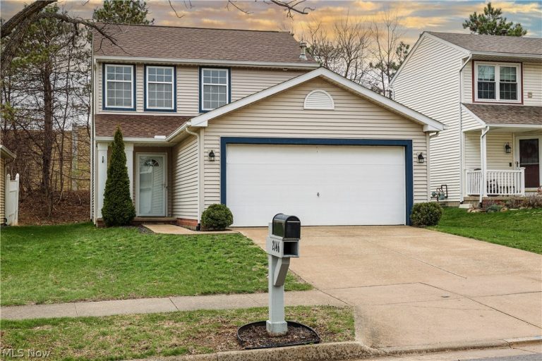 2146 Stonehenge Circle, Akron, OH, 44319