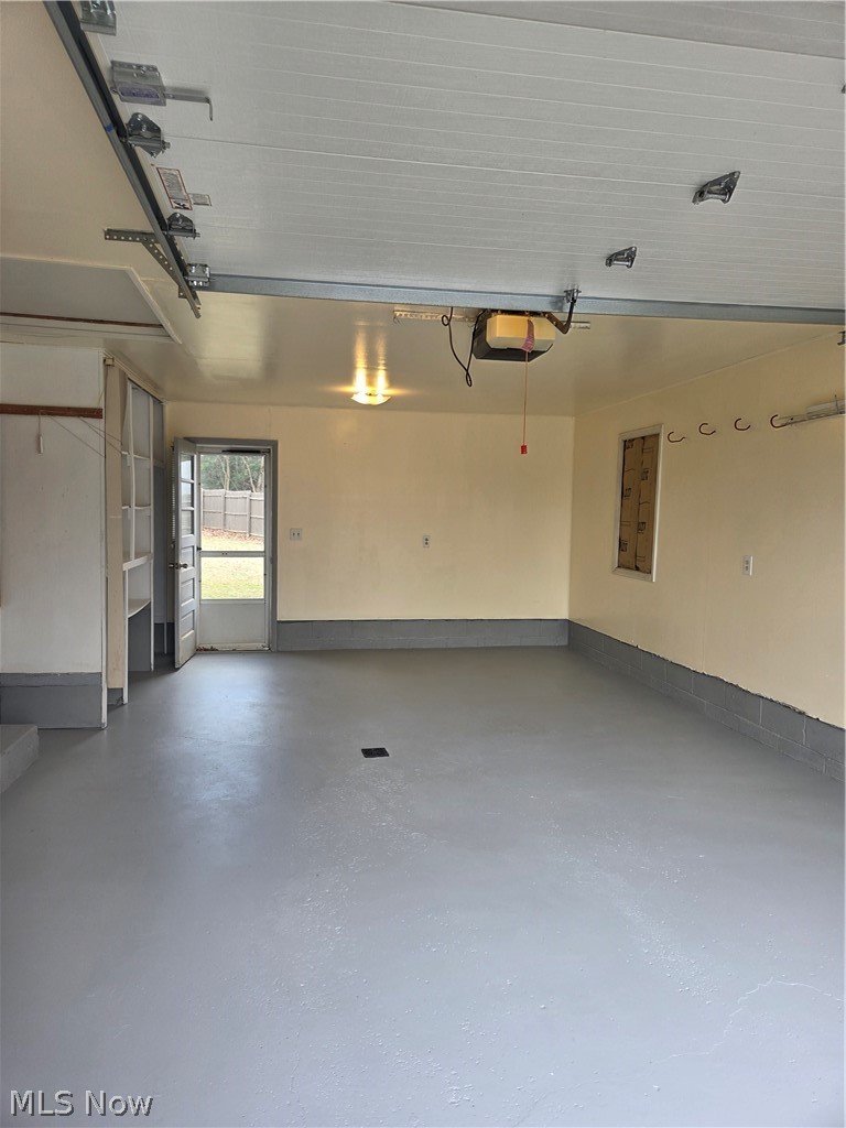 12 Sandy Drive, New Middletown, OH - Photo 3