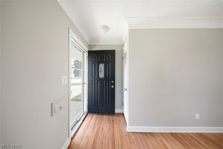 9635 Boundary Lane, Parma Heights, OH - Photo 2