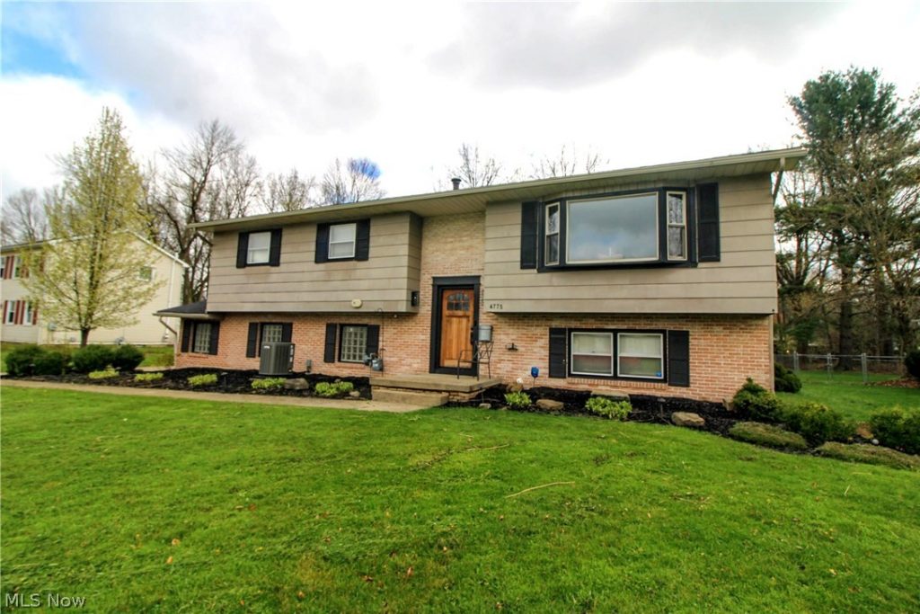 4775 Logan Arms Drive, Liberty, OH