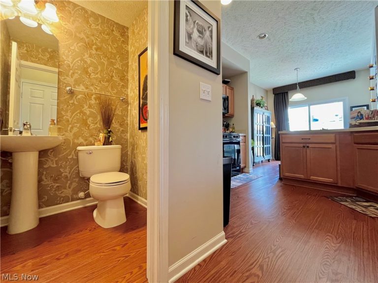 991 Croghan Way, Akron, OH - Photo 5