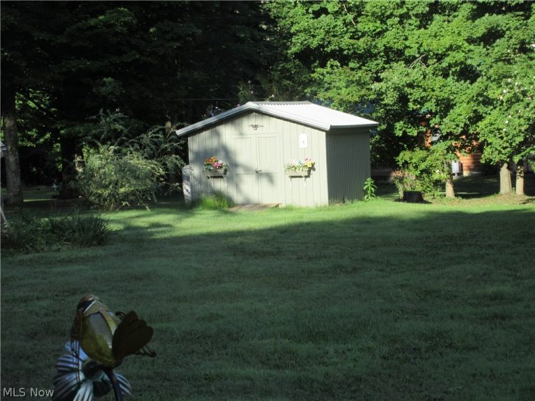 8999 Avon Drive, Linesville, PA - Photo 5