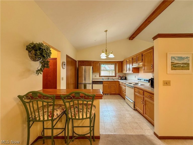 122 Sturbridge Drive, Medina, OH - Photo 6