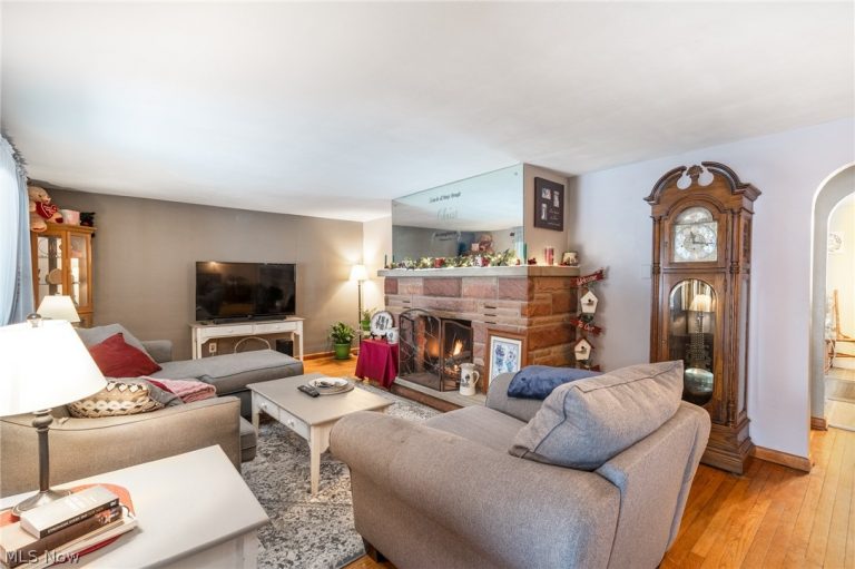 6445 Lake Avenue, Elyria, OH - Photo 8