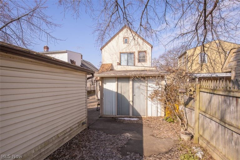 3655 48th Street, Cleveland, OH - Photo 4