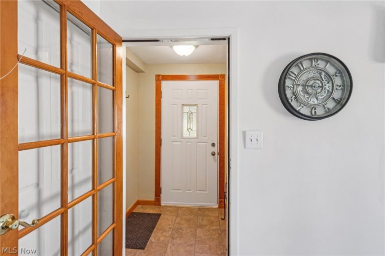 2825 Orchard Drive, Willoughby Hills, OH - Photo 3