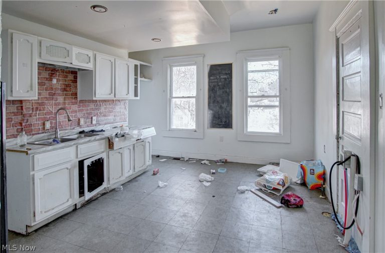 7700 Denison Avenue, Cleveland, OH - Photo 2