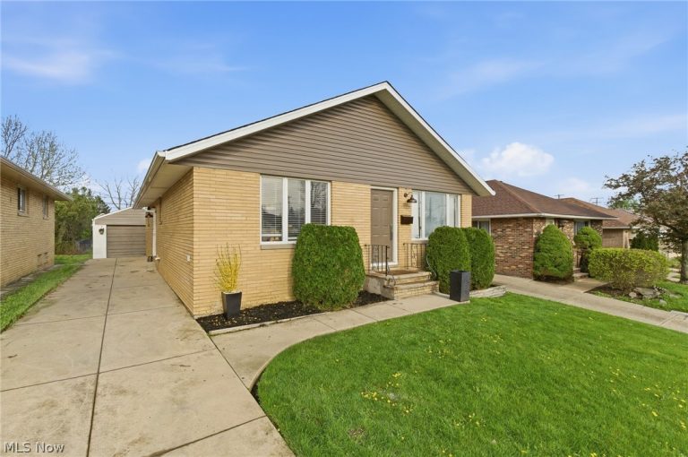 5284 102nd Street, Garfield Heights, OH - Photo 2