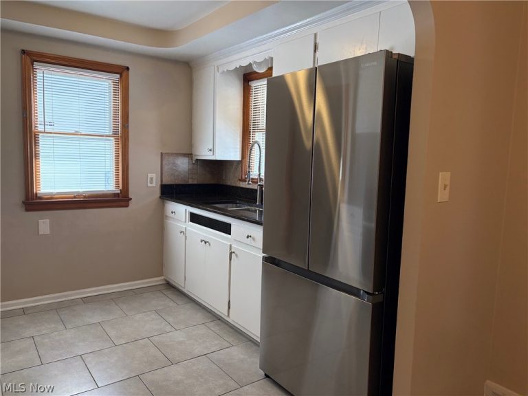 5116 Erwin Street, Maple Heights, OH - Photo 4