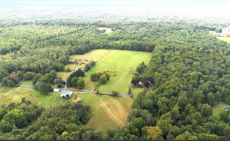 1400 Hubbard Thomas Road, Brookfield, OH, 44403