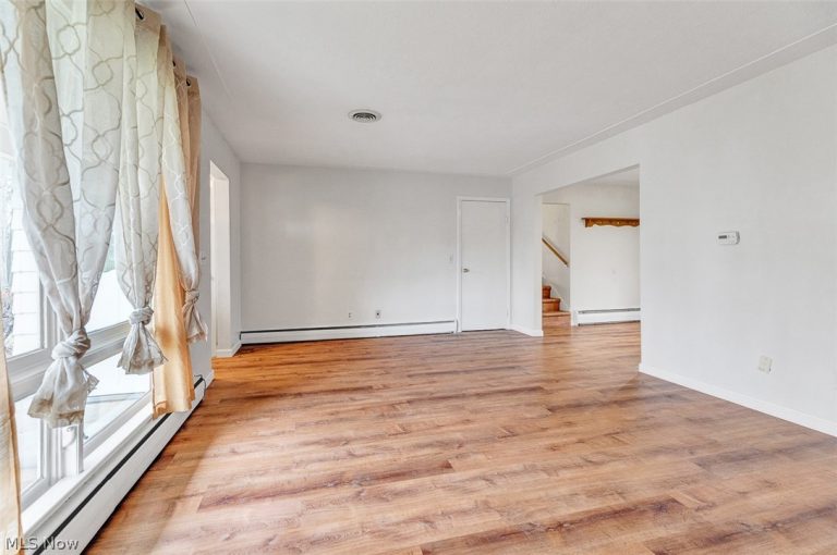 165 Woodhill Drive, Amherst, OH - Photo 4