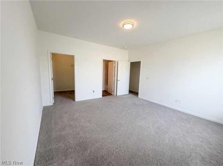 554 Crossings Circle, Tallmadge, OH - Photo 4