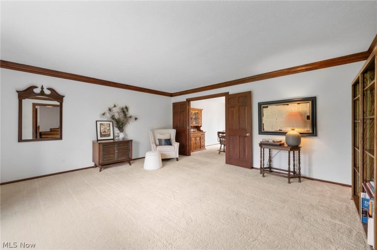 10889 Wilson Mills Road, Chardon, OH - Photo 5