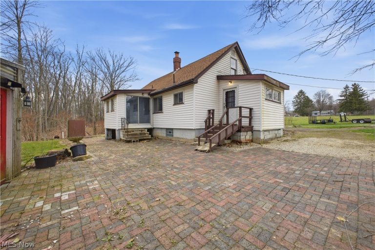 1110 Niles Vienna Road, Vienna, OH - Photo 2