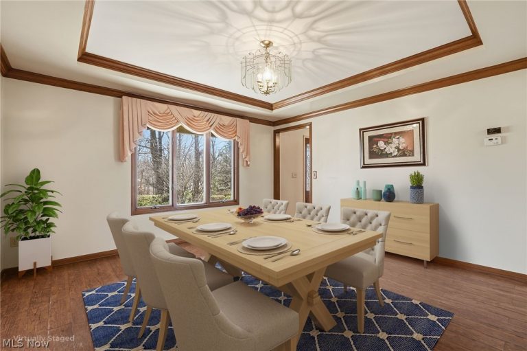 19649 Sagamore Road, Walton Hills, OH - Photo 8