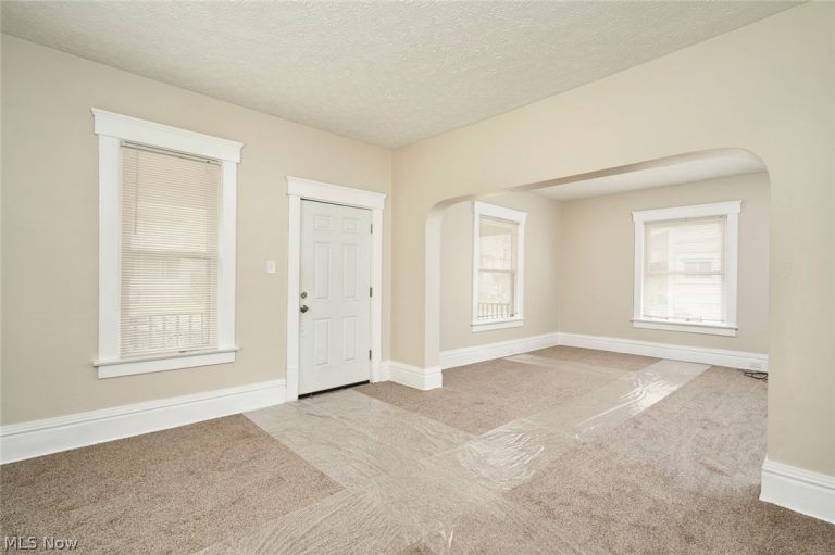 85 Mount View Avenue, Akron, OH - Photo 5