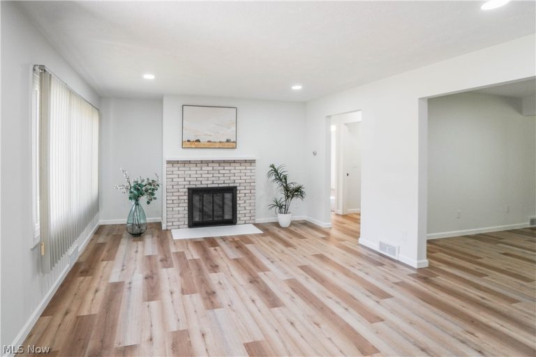 1548 Sunside Drive, Akron, OH - Photo 3