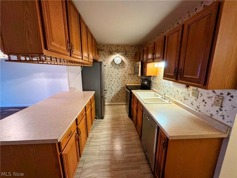 2331 Market Street #202, Akron, OH - Photo 6