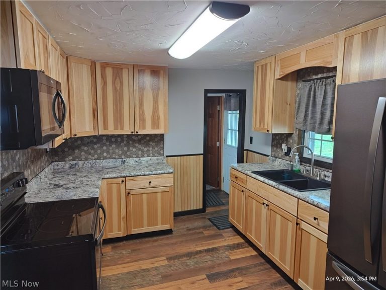 10875 Orrville Street, Massillon, OH - Photo 6