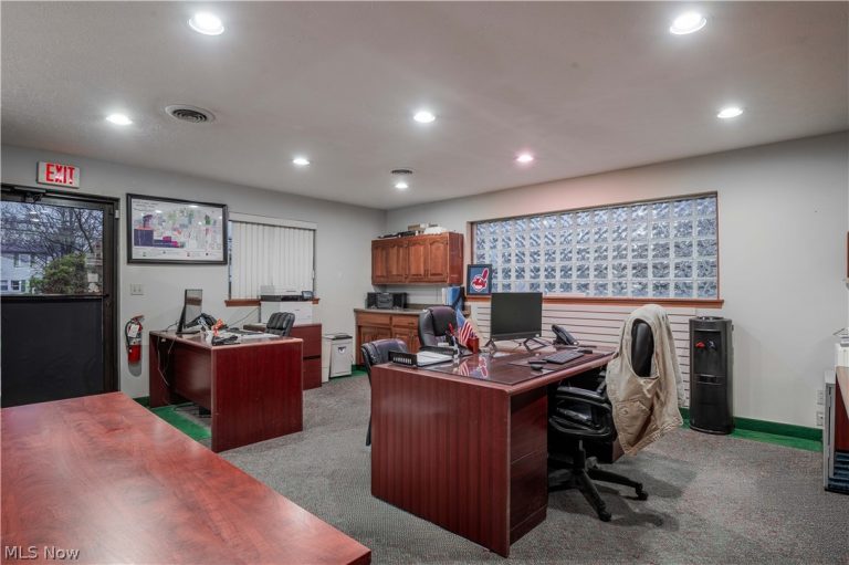 186 Lear Road, Avon Lake, OH - Photo 4
