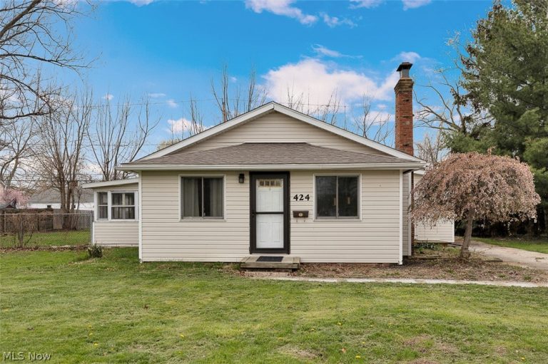 424 Woodstock Road, Eastlake, OH - Photo 3