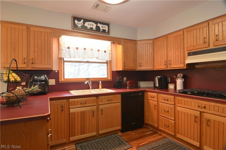 6921 Cranbrook Drive, Brecksville, OH - Photo 8