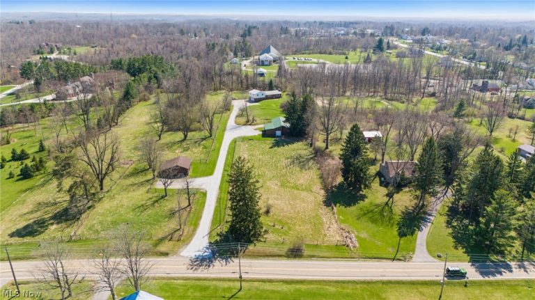 8593 Sherman Road, Chesterland, OH - Photo 3