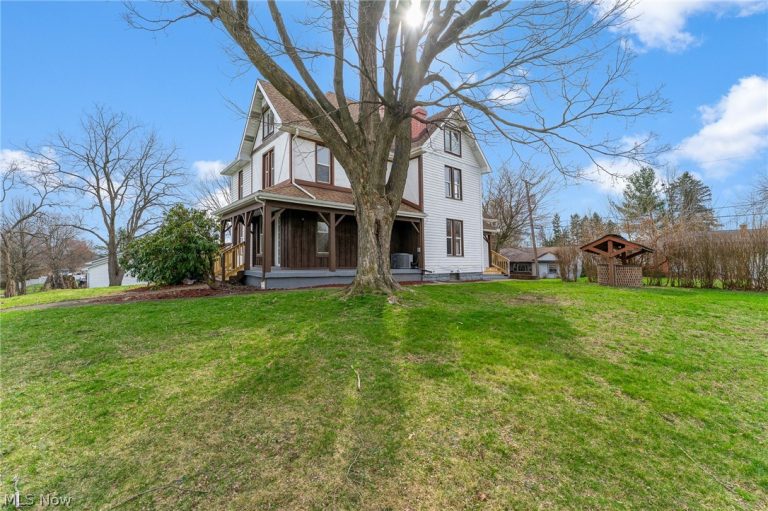 563 Geneva Avenue, Struthers, OH - Photo 3