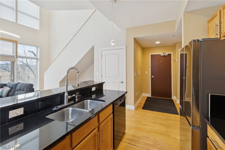 55 College Street #212, Oberlin, OH - Photo 4