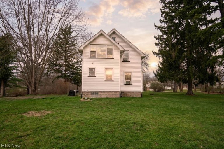 2816 Hoagland Blackstub Road, Cortland, OH - Photo 4