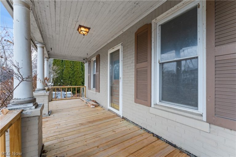2625 Erie Avenue, Lorain, OH - Photo 2