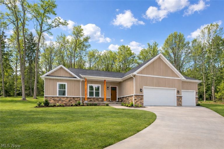 8421 Wadsworth Road, Wadsworth, OH, 44281