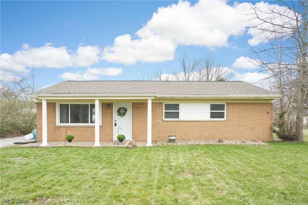 332 River Road, Munroe Falls, OH