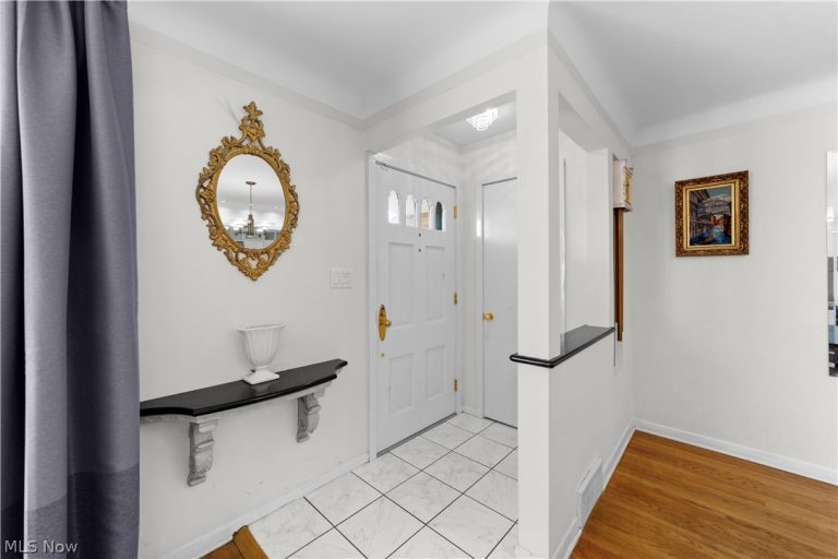 2050 Marshfield Road, Mayfield Heights, OH - Photo 3