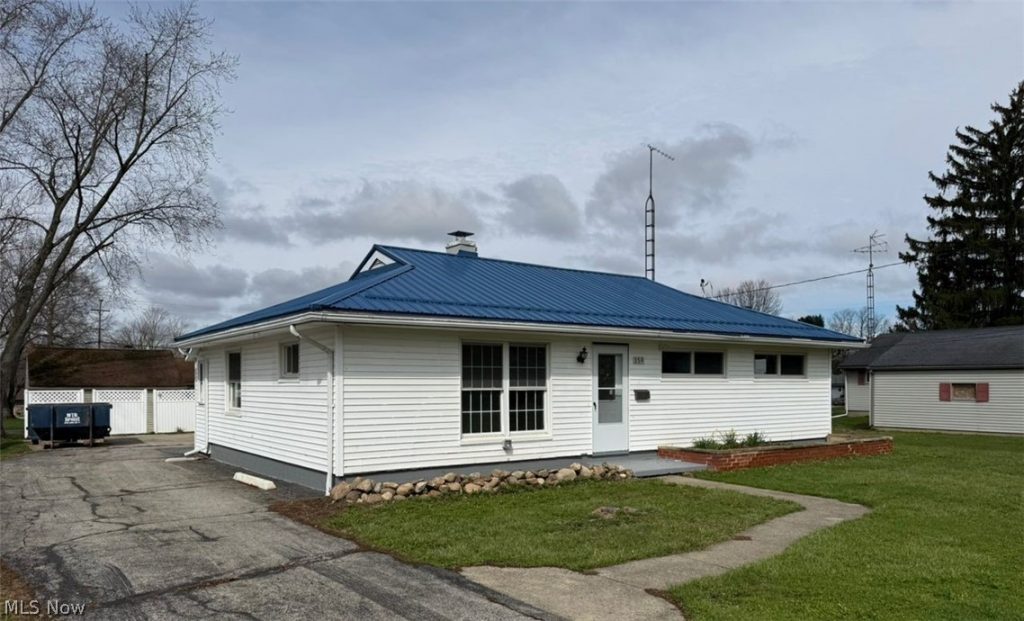 359 Denman Avenue, Cortland, OH