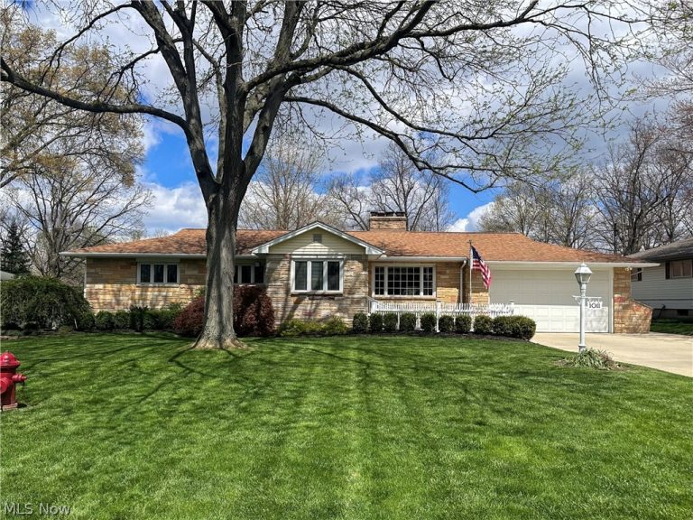 1011 Park Circle, Girard, OH, 44420
