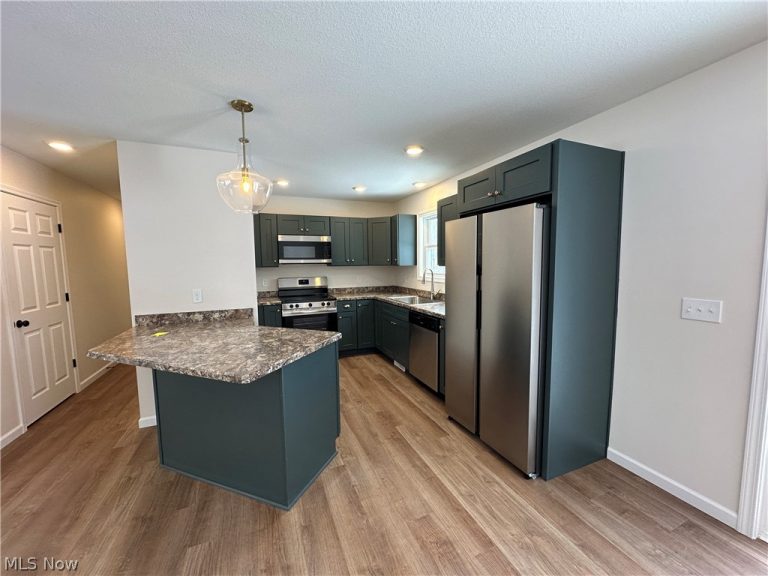 24 Maranatha Drive, Youngstown, OH - Photo 6