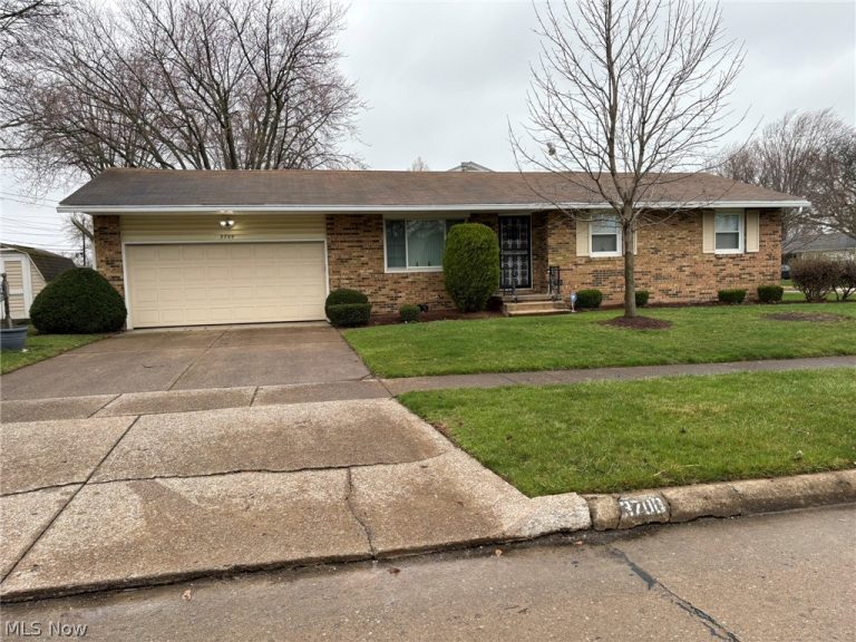 3700 Marshall Avenue, Lorain, OH - Photo 5