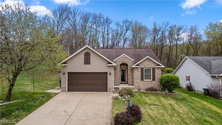 630 Bridgeview Avenue, Chester, WV, 26034