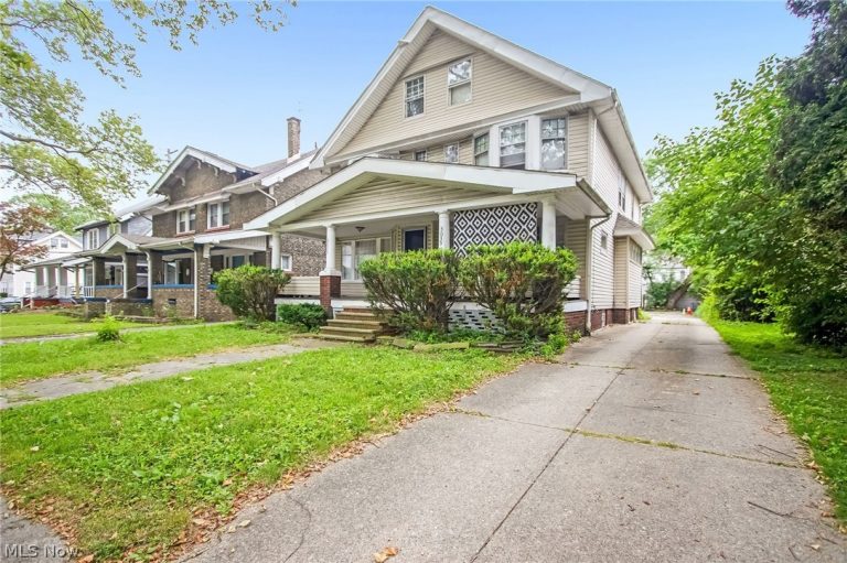 3033 West Boulevard, Cleveland, OH - Photo 2